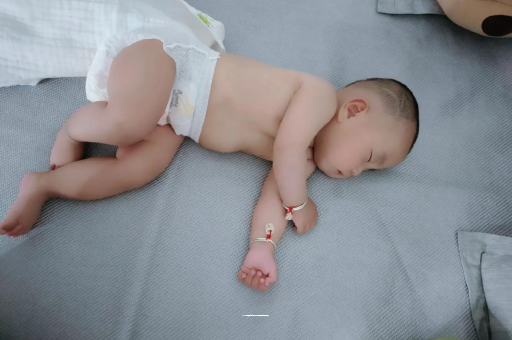 博尔塔拉蒙古宝宝多久会坐